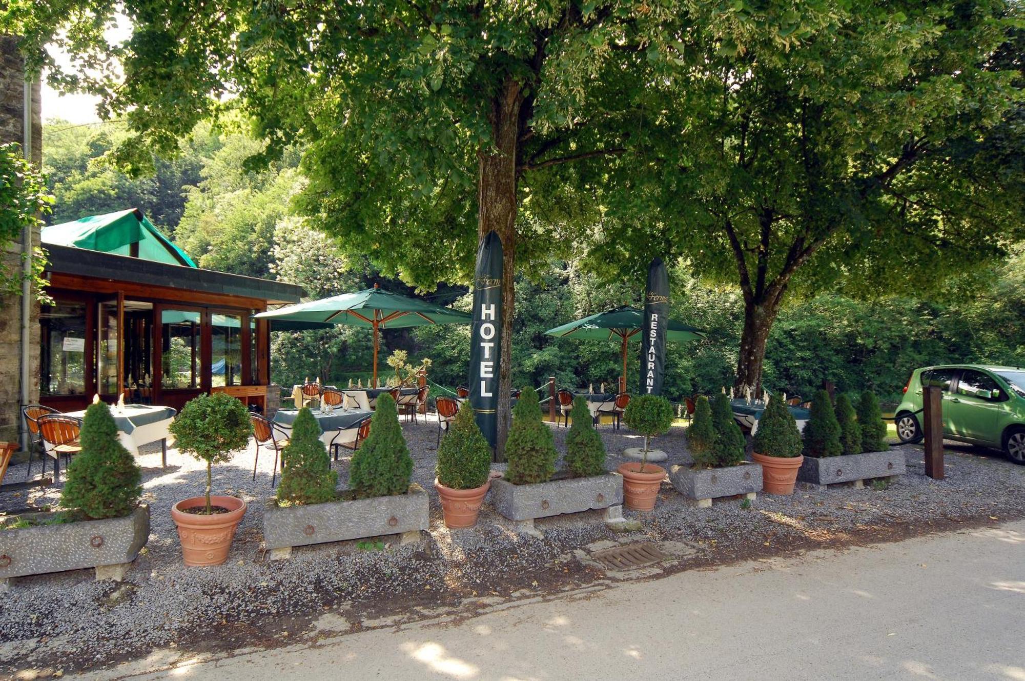 Hôtel/Restaurant à la Ferme Ferrières Extérieur photo